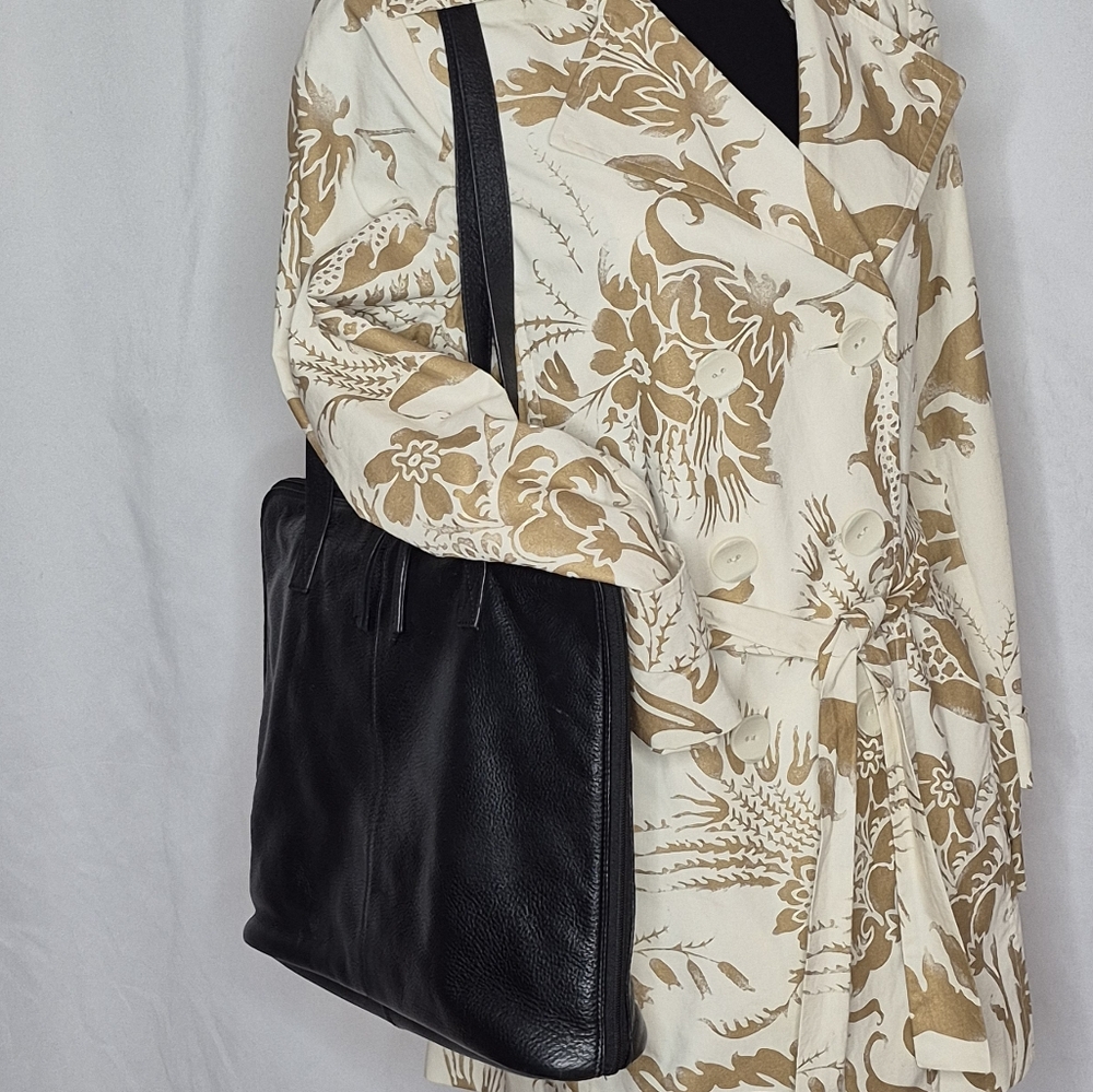 Latico Black Leather Laptop Bag - Picture 2 of 16